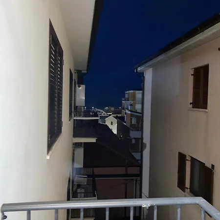 The Golden Eagle Appartement Porto SantʼElpidio